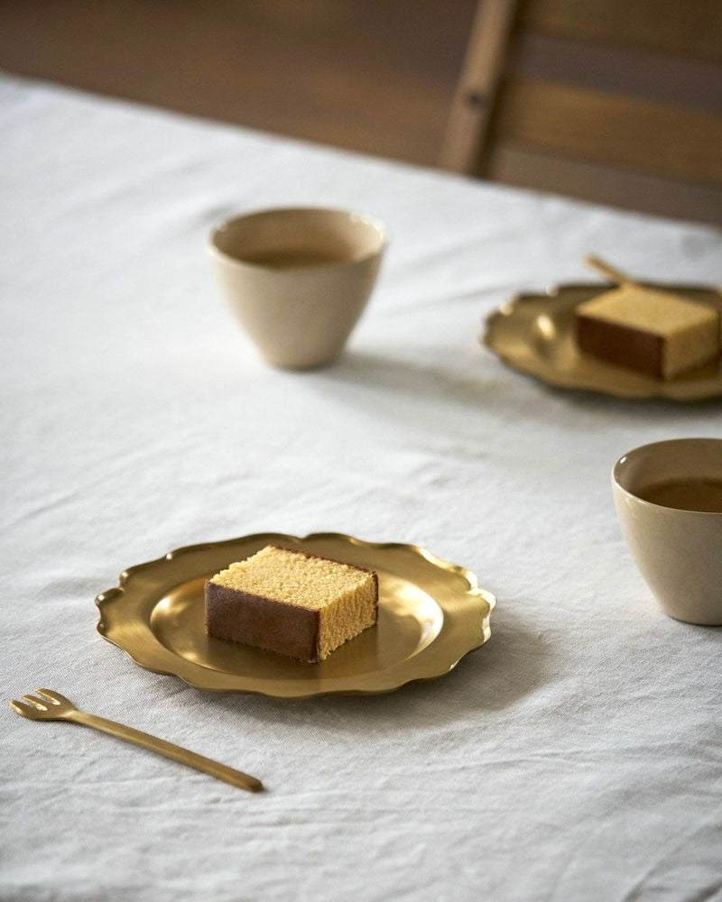 Brass Ruffle Edge Tray: Medium